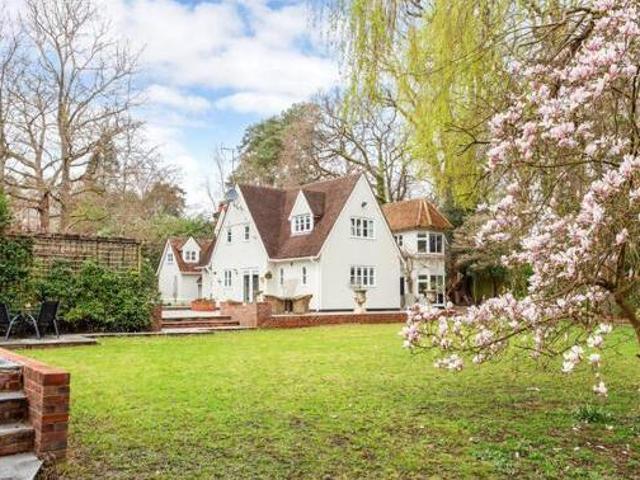 House for sale in Ascot
