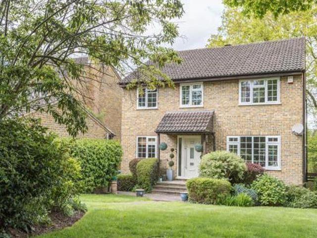 House for sale in Ascot