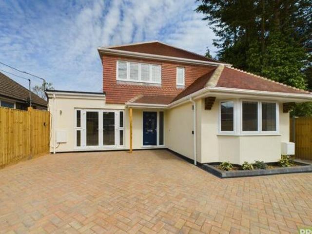 House for sale in Ascot