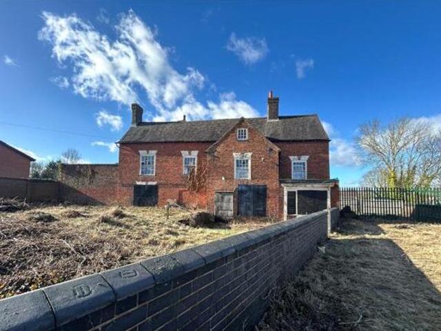 House for sale in Gun Hill, Warwickshire
