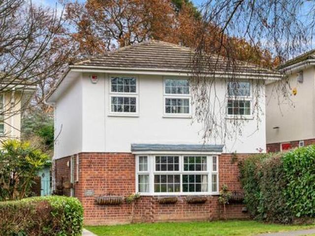 House for sale in Heol-las, Surrey
