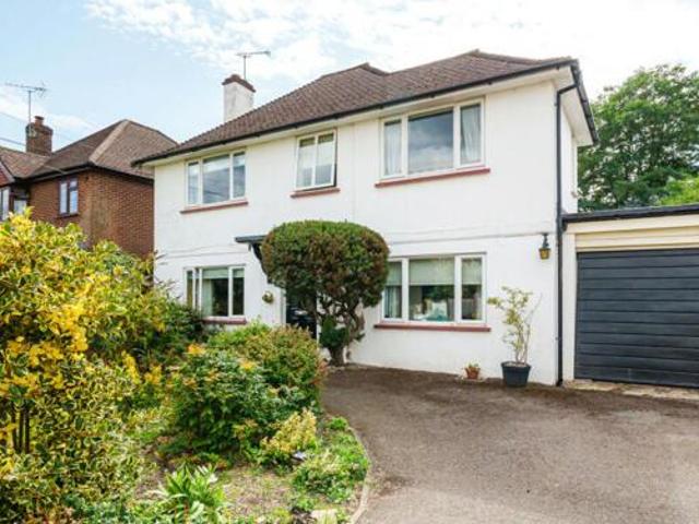 House for sale in Heol-las, Surrey
