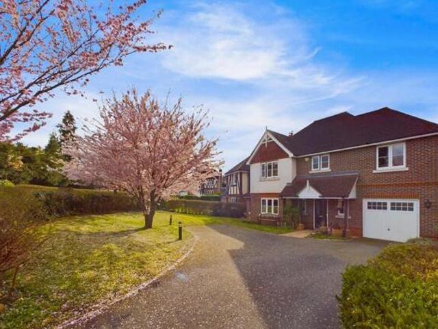 House for sale in Nork, Red Hill