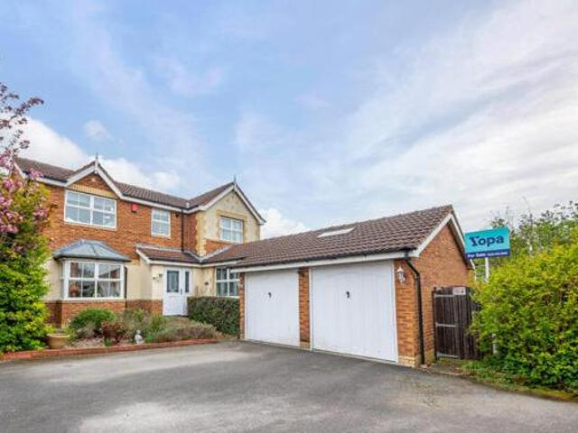 House for sale in Royston, South Yorkshire