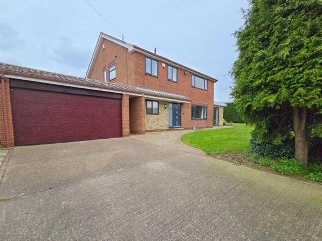 House for sale in Pogmoor, South Yorkshire