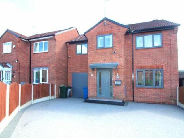 House for sale in Elsecar, South Yorkshire