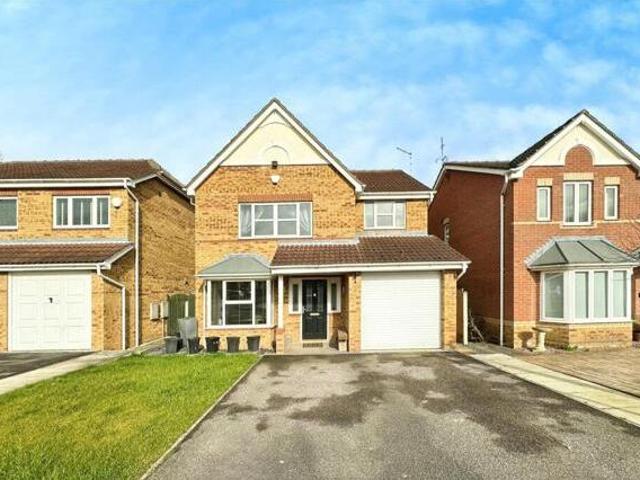 House for sale in Royston, South Yorkshire