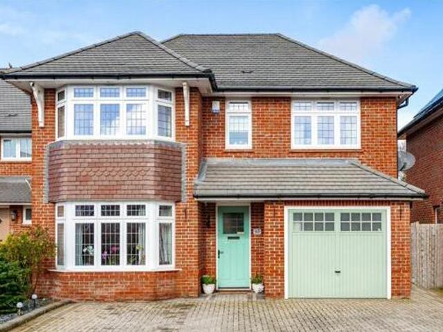 House for sale in Laindon, Essex
