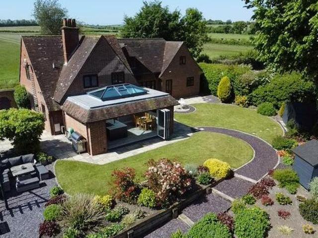 House for sale in Basingstoke, Basingstoke and Deane
