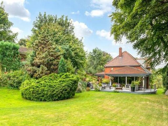 House for sale in Howden Clough, Batley