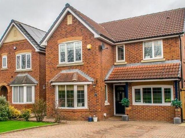 House for sale in Howden Clough, Batley