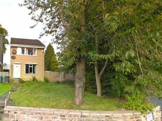 House for sale in Carlinghow, Batley