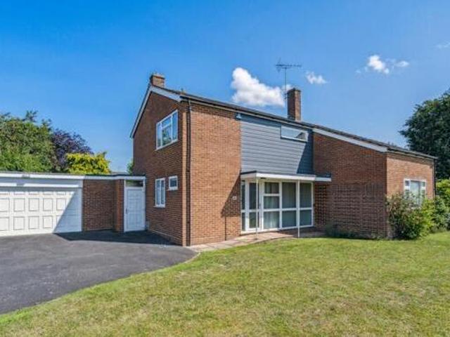 House for sale in Holtspur, Knotty Green