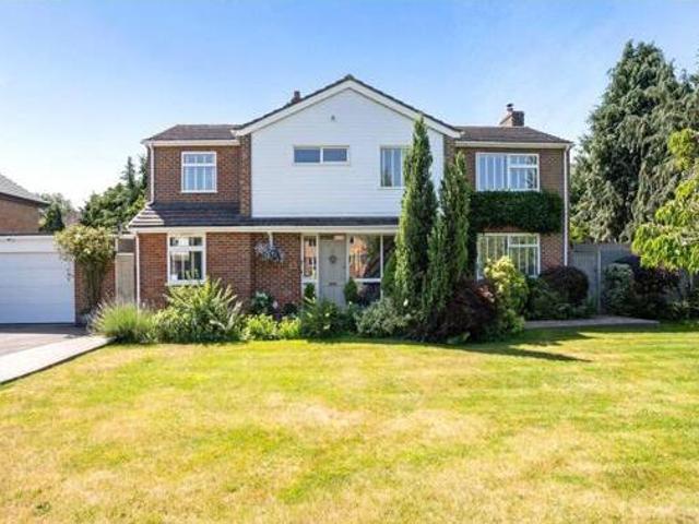 House for sale in Holtspur, Knotty Green