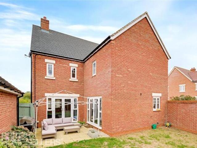 Farm for sale in Bedford Square, Houghton Regis