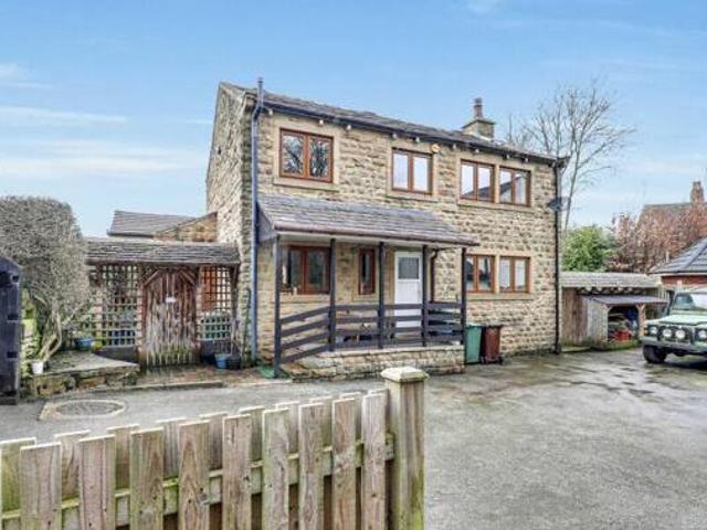 House for sale in Huddersfield, West Yorkshire