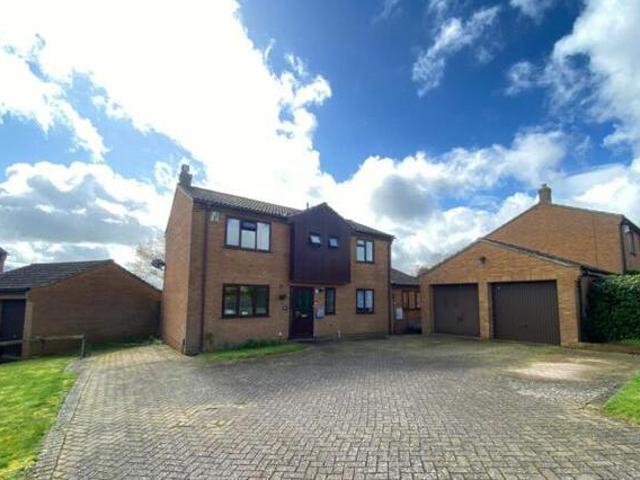 House for sale in Northampton, Northamptonshire