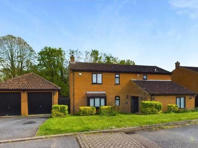 House for sale in Northampton, Northamptonshire
