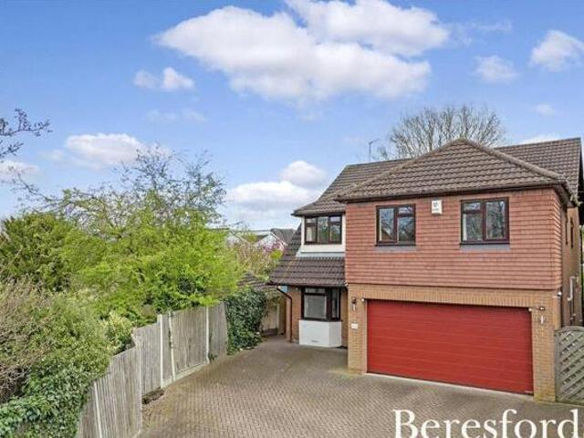 House for sale in Queens Park, Basildon