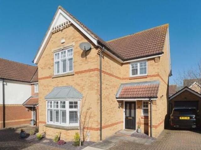 House for sale in Queens Park, Basildon