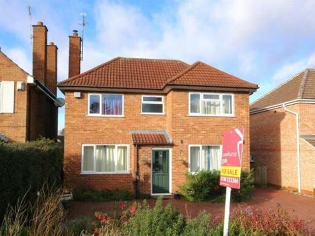House for sale in Overslade, New Bilton