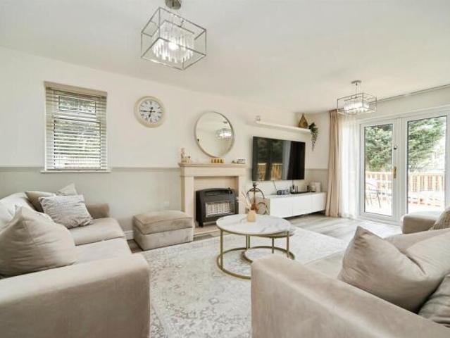Farm for sale in Cottingley, West Yorkshire