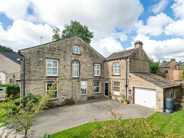 House for sale in Cottingley, West Yorkshire