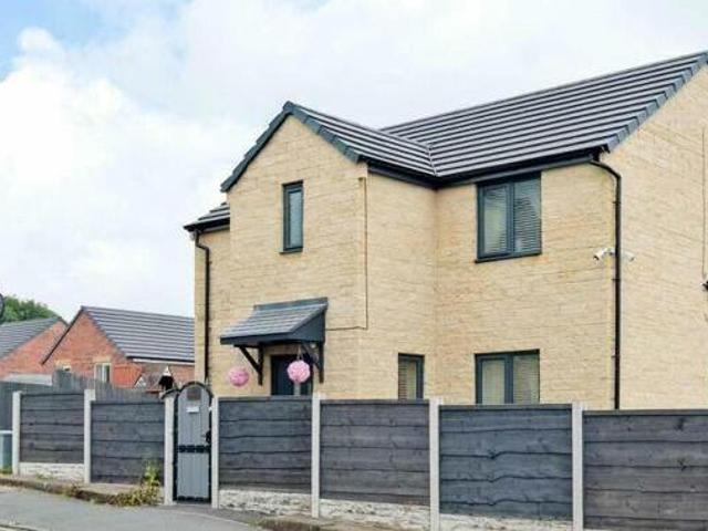 House for sale in Queen's Park, Blackburn