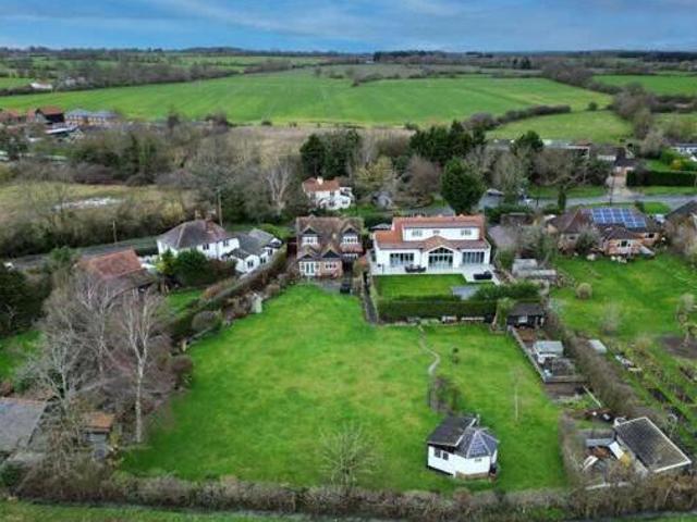 House for sale in Navestock Side, Essex