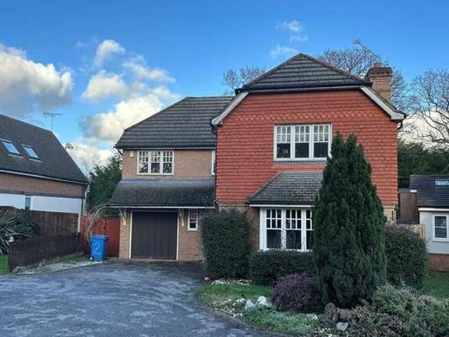 House for rent in Surrey