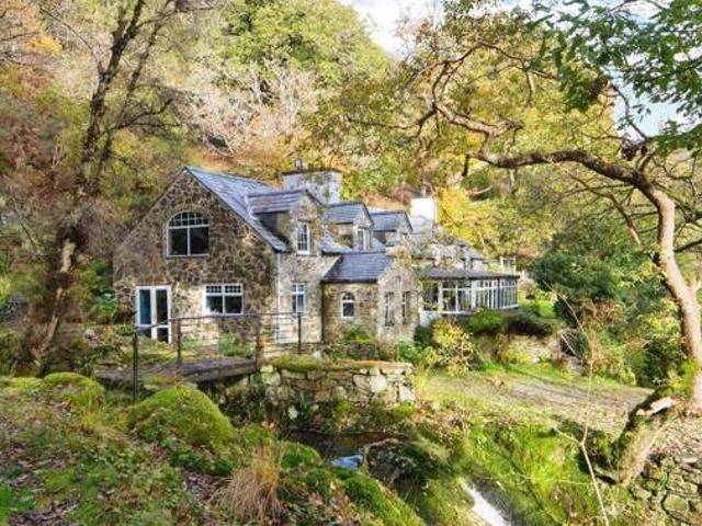 House for sale in Blaenau Ffestiniog, Wales