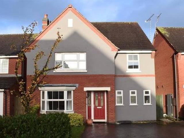 House for sale in Froggatt, East Midlands