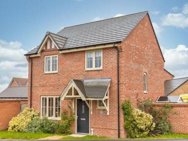 House for sale in Northampton, Northamptonshire