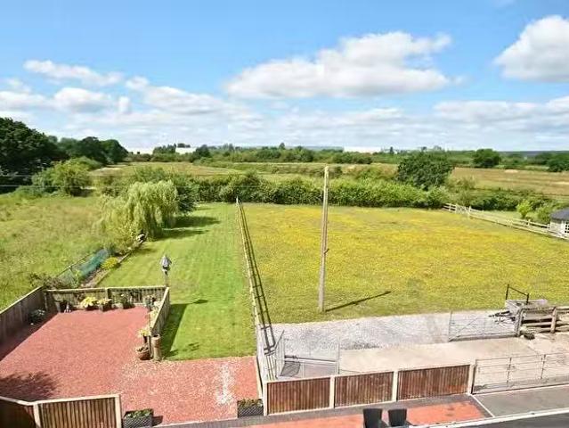 House for sale in Bowling Bank