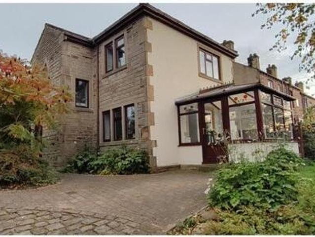 House for sale in Lower Wyke, West Yorkshire