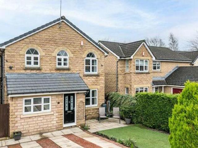 House for sale in Greengates, West Yorkshire
