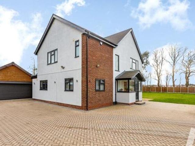 House for sale in Navestock Side, Essex