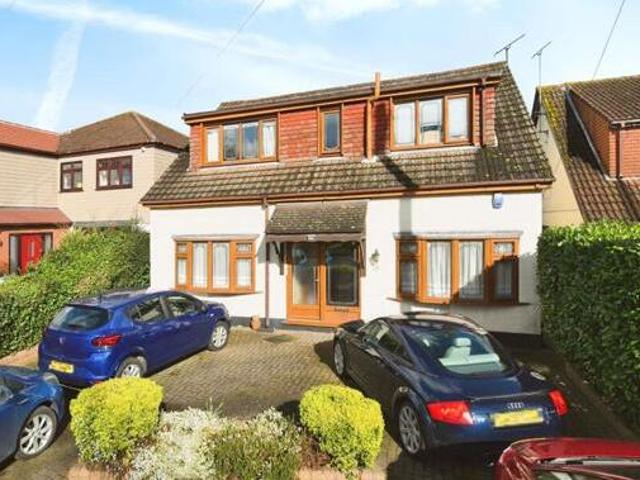 House for sale in Pilgrims' Hatch, Brentwood