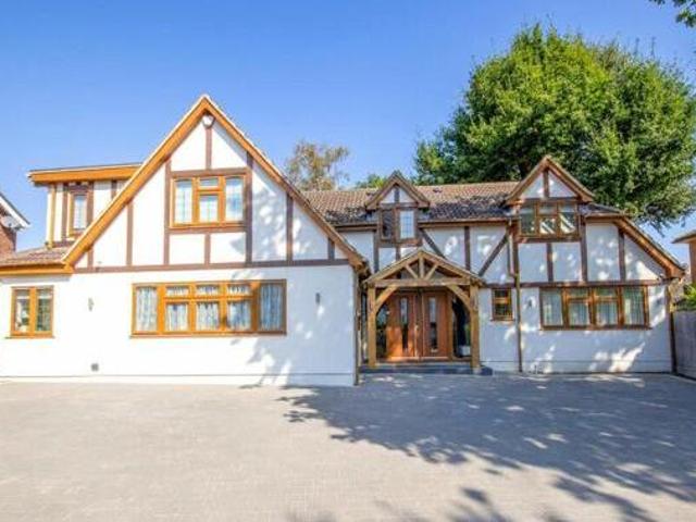 House for sale in Hutton Mount, Navestock Side