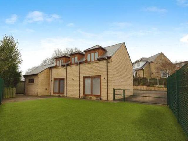 House for sale in Thornhills, Brighouse