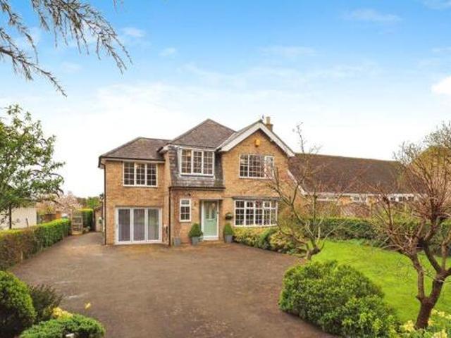 House for sale in Brighouse, West Yorkshire