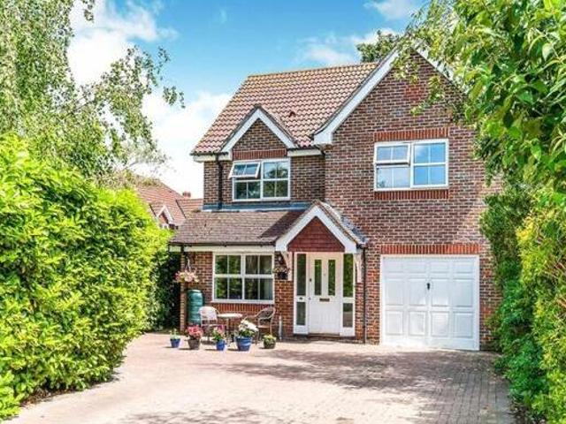 House for sale in Upton, Acol