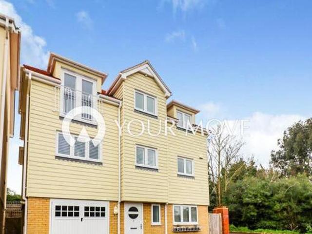 House for sale in Upton, Acol