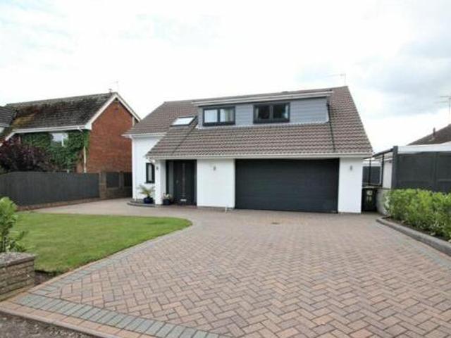 House for sale in Broadstone