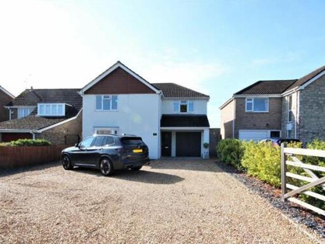 House for sale in Broadstone