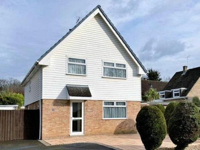 House for sale in Broadstone