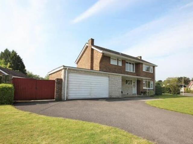 House for sale in Broadstone