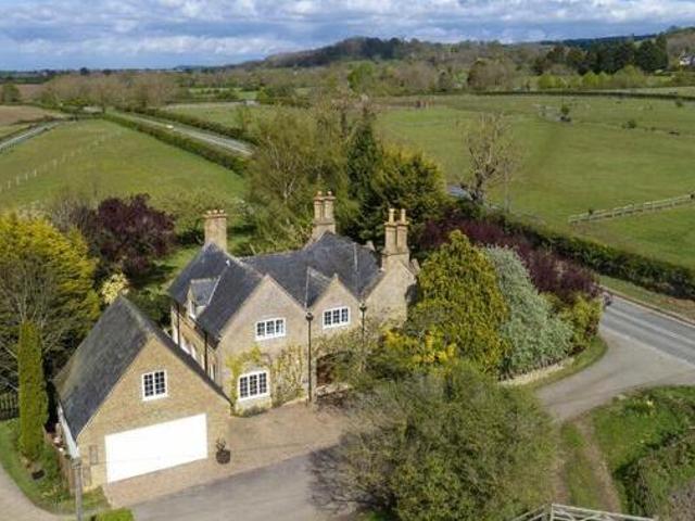 House for sale in Crookhill, Worcestershire