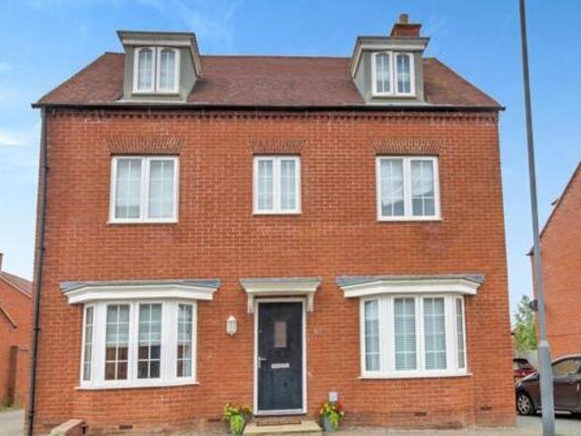 House for sale in Buckingham, Buckinghamshire