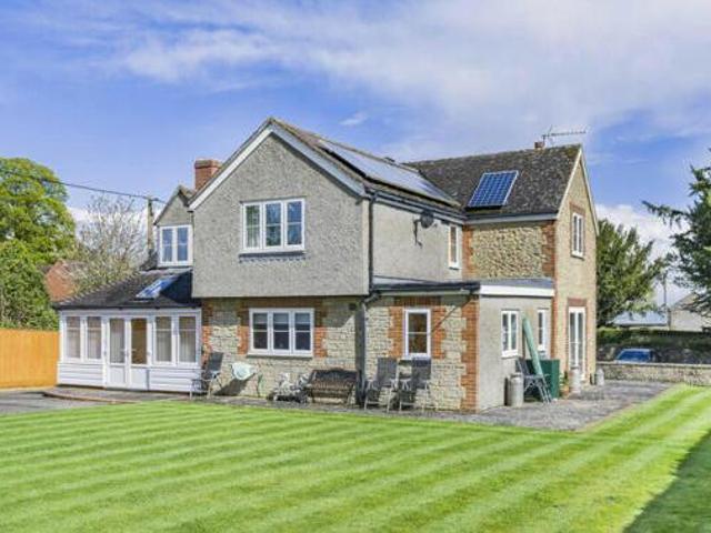 House for sale in Buckingham, Buckinghamshire